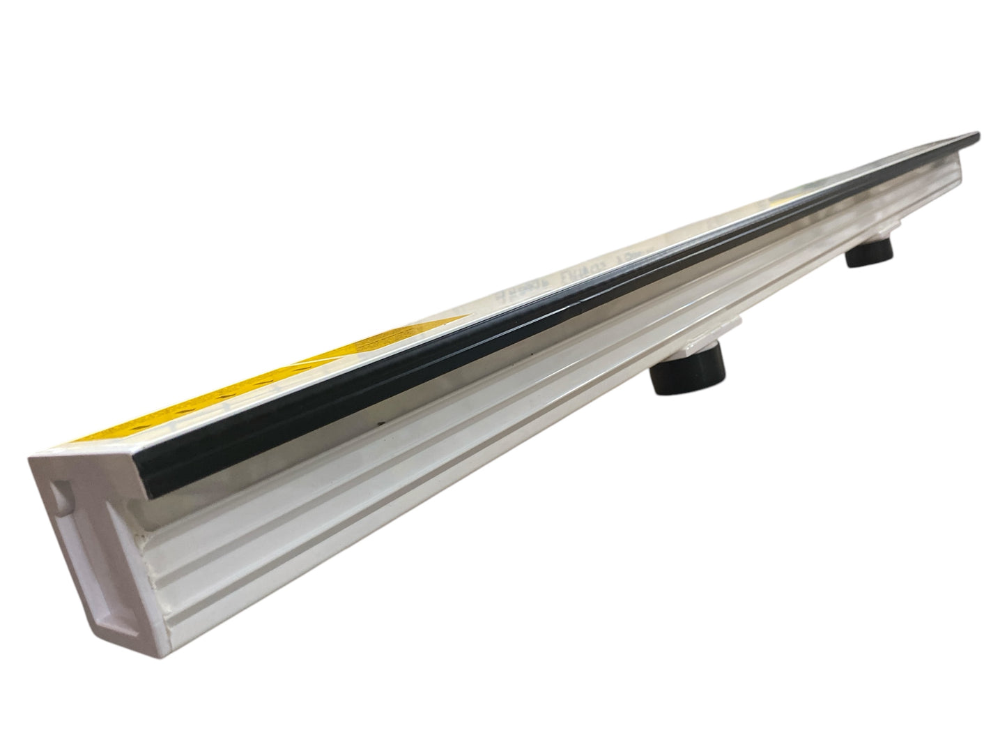 Cascada 48" Labio 1" con conexiones inferiores