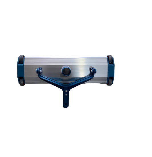 Barredora 18" de aluminio con cepillos inferiores