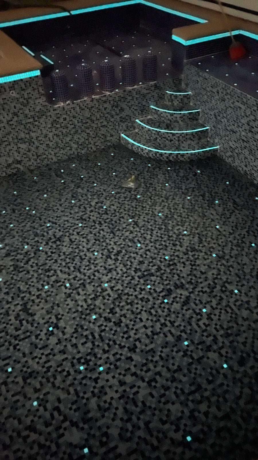 Mosaico Veneciano Luminiscente Azul Brilla en la Oscuridad (2.14 m2)